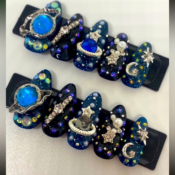 Planet ATLien Blues Handmade Press On Nail Set - Picture 1 of 16
